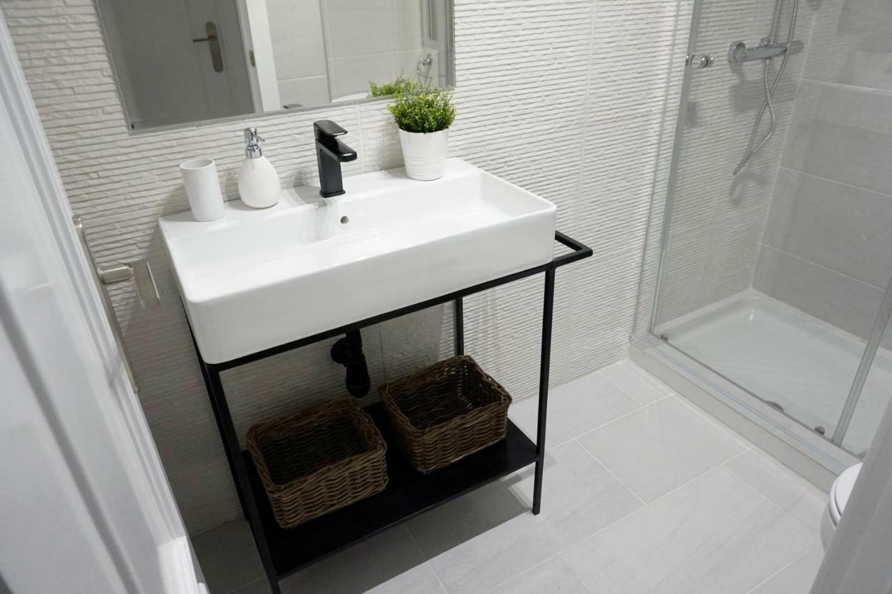 Ronda Chic Apartments - C/ Lauria - Centro Ciudad Dış mekan fotoğraf